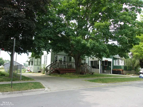 421 Ward St, Marine City, MI 48039