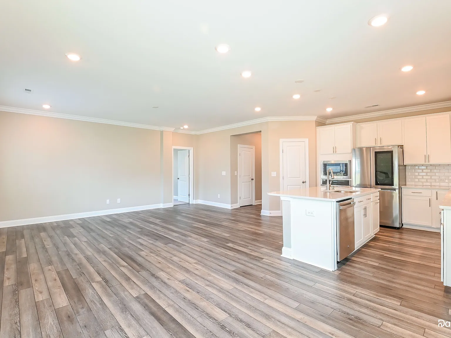 3 bed, 2.0 bath, 1798 sqft, $1,920 — Photo 3