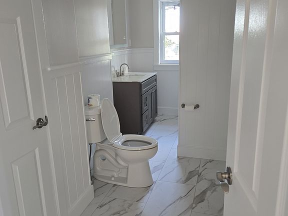 5th image of 35 Brook St