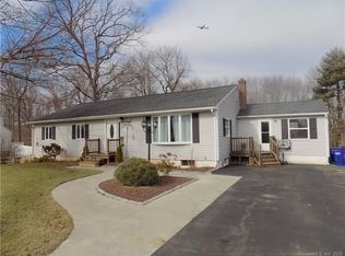 950 Overhill Dr, Suffield, CT 06078