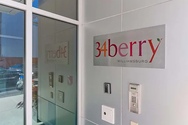 Rented by LCOR (Property Manager) | media 9