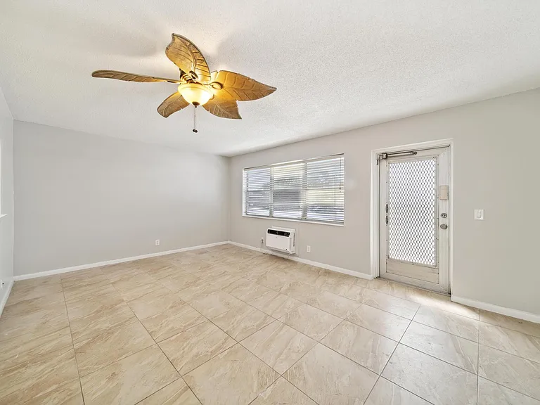 114 Northampton St #114-F — Photo 2
