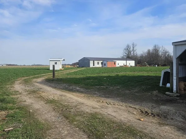 10875 N Coral Ln, Opdyke, IL 62872