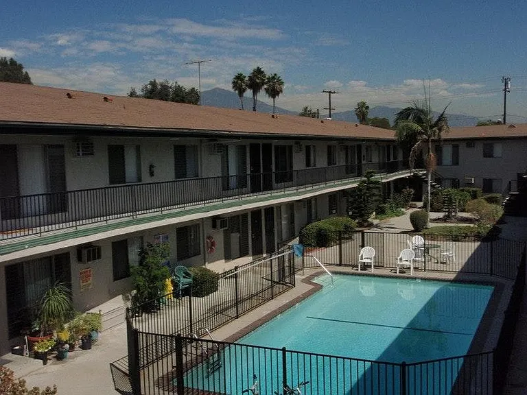 7025 N Rosemead Blvd — Photo 5