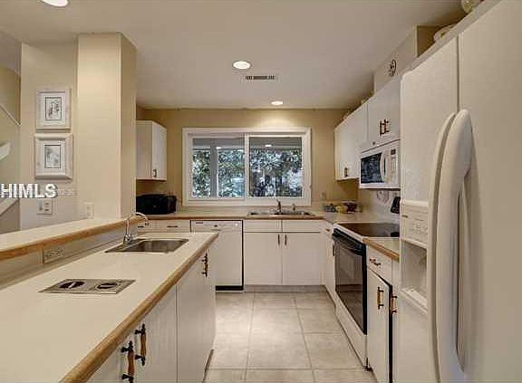 4th image of 5 Newport Dr APT 5202