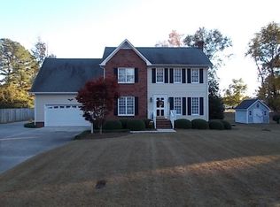 2483 Pineridge Dr, Kinston, NC 28504