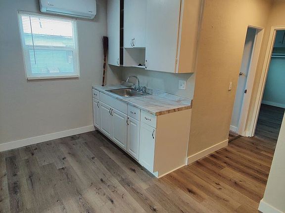 2nd image of 1307 W Shoshone St Unit B