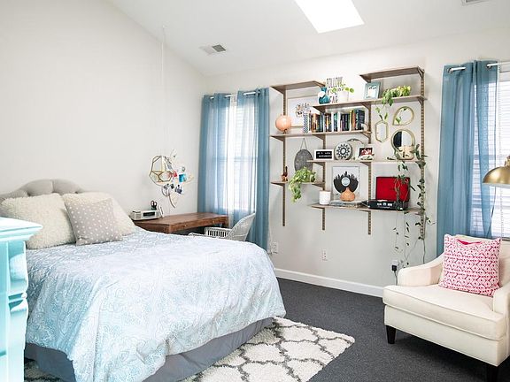 All bedrooms are full of light and skylights along with 14 foot ceilings. This gives each of the bedrooms an incredibly spacious feel. Just off this bedroom is a large en-suite bathroom with a Jacuzzi tub, skylight along with a separate private toilet roo