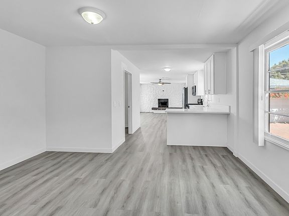 4th image of 6216-18 Pembroke Dr