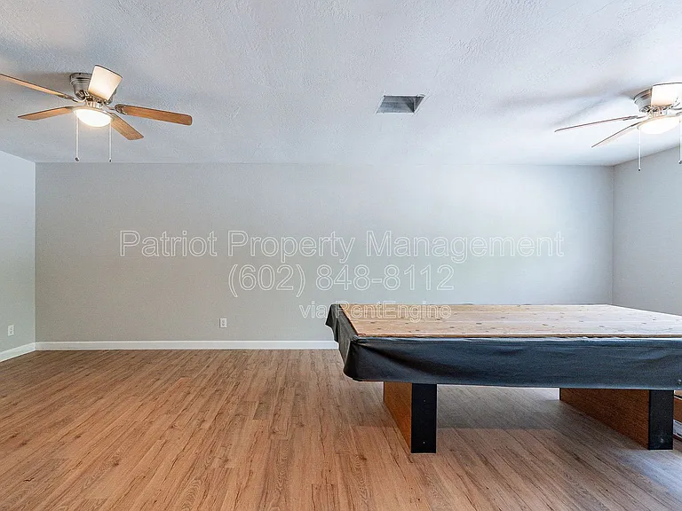 110 W Seldon Ln — Photo 39
