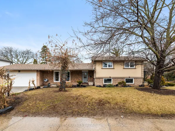 1045 Bloor St, Mississauga, ON L4Y 2N3