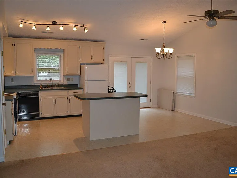 15 Englewood Dr — Photo 13
