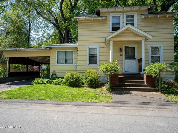 8 Pineridge Place, Delmar, NY 12054