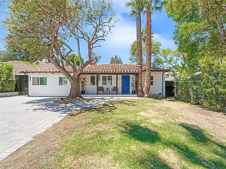 3763 Lankershim Blvd — Photo 2