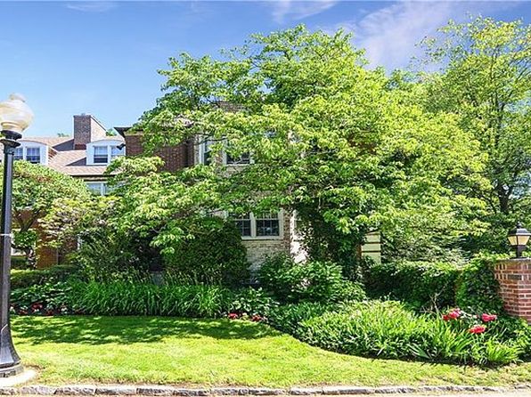 3 Campus Pl APT 1C