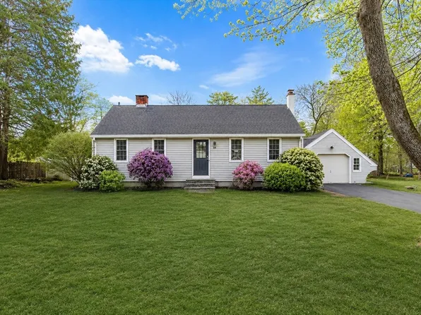 84 Harlow Dr, Amherst, MA 01002