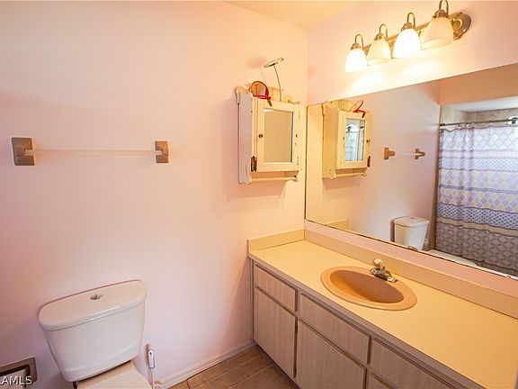2nd image of 2534 SW 4th Ave