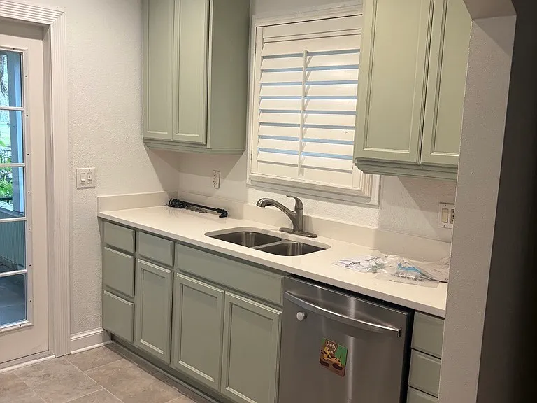 705 Daniels Ave — Photo 5