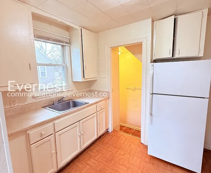 18659 Shaftsbury Ave — Photo 2