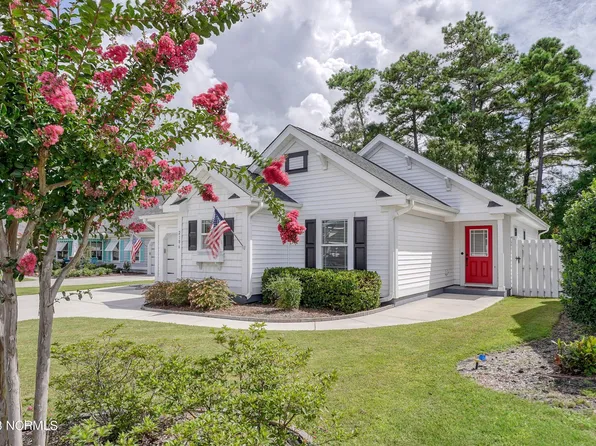 2106 Maple Leaf Drive, Southport, NC 28461