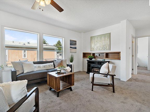 4th image of 132 Finlay Loop