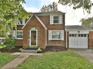 6714 Ridgevue Dr, Pittsburgh, PA 15236