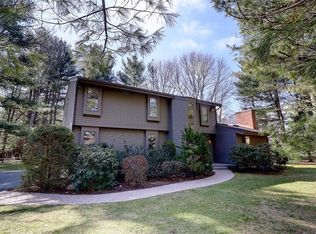 477 New Meadow Rd, Barrington, RI 02806