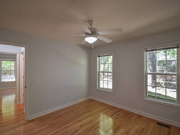190 Winchester Rd — Photo 16