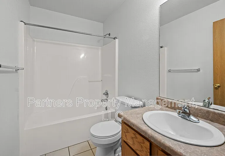 888 S Curtis Ave #1 — Photo 22