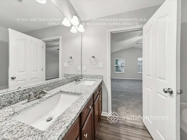 1719 Eastway Dr — Photo 13