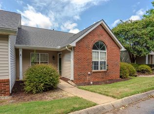 22 Enoree View Dr, Greer, SC 29650