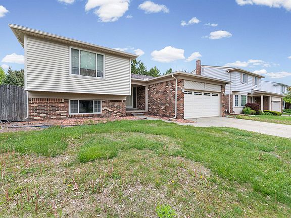 3rd image of 38982 Sutton Dr