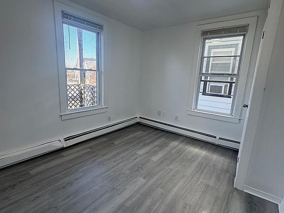 4th image of 265 6th St #3