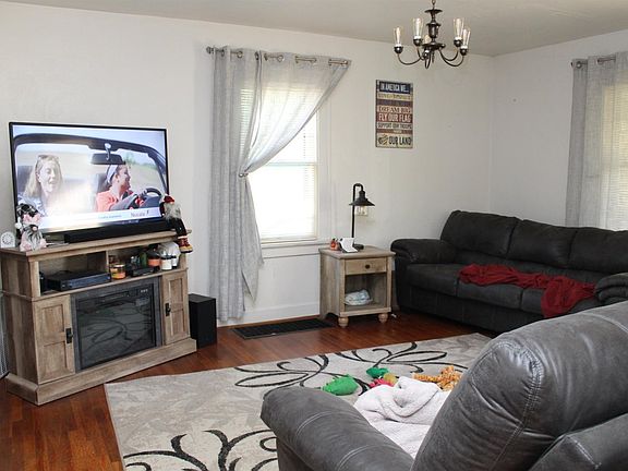 4th image of 2308 W Memorial Dr