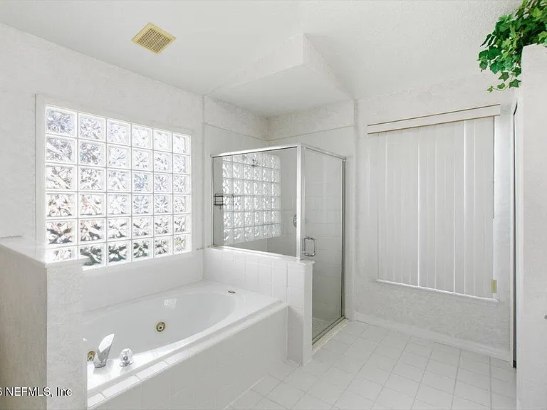 160 Crossroad Lakes Dr — Photo 13