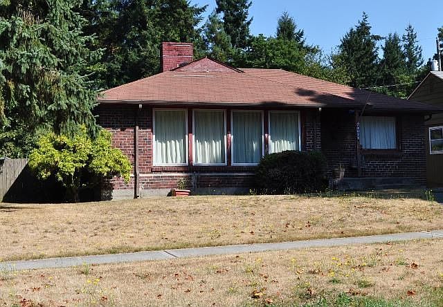 1st image of 4021 N 31st St