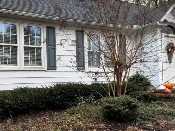 305 Chester Ave, Hartsville, SC 29550