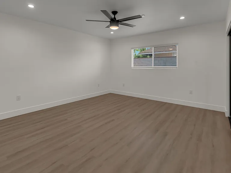 15208 Fernview St #15208 — Photo 6
