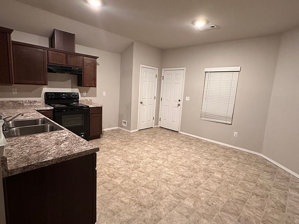 1st image of 3706 S 1st St #1