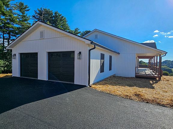 5th image of 313 Fox Run Dr