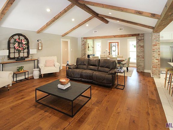 2nd image of 15724 Chivre Ave