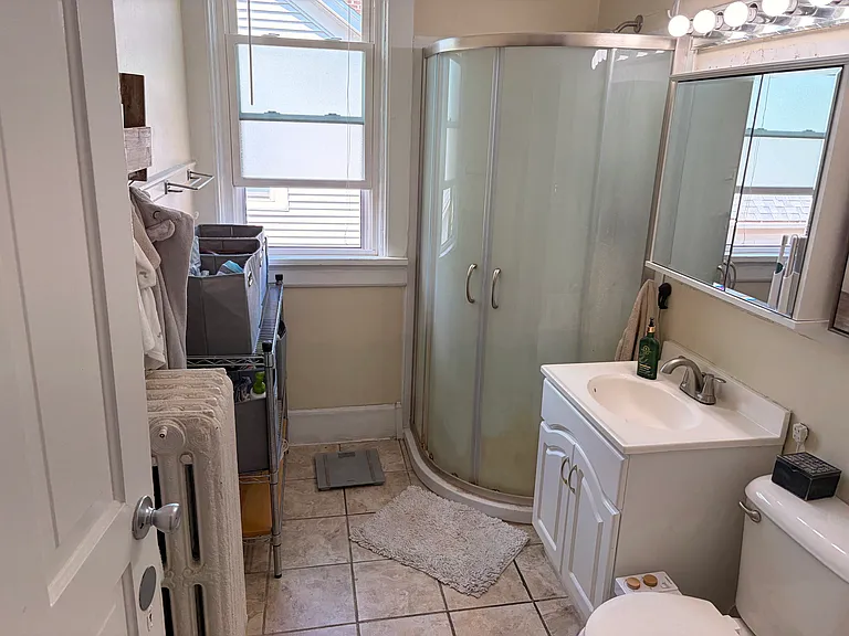 2762 N Oakland Ave #B — Photo 6