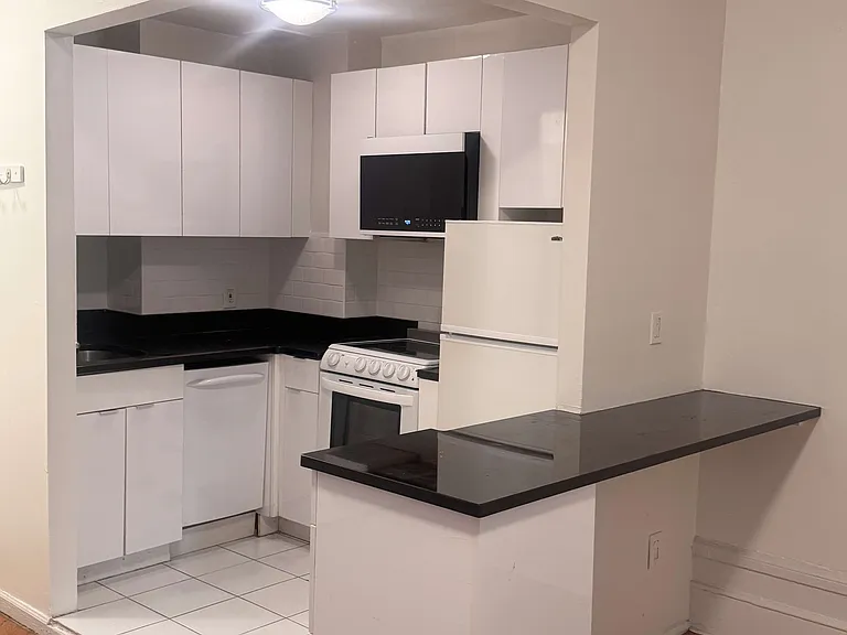 306 W 92nd St #3R — Photo 6