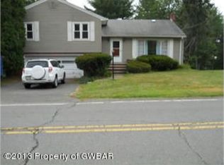 303 Country Club Rd, Dallas, PA 18612