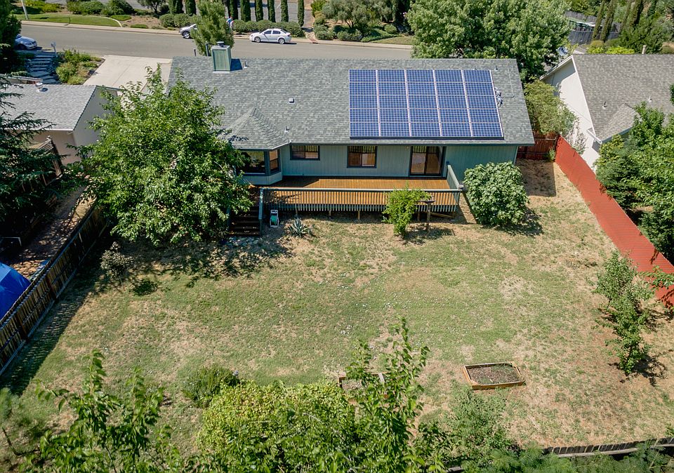Fruit trees, deck, solar! 