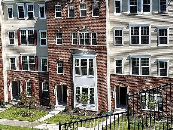 5th image of 3552 Briarwood Dr Unit 1C