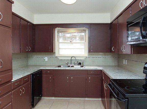 5th image of 3108 W Michigan Ave