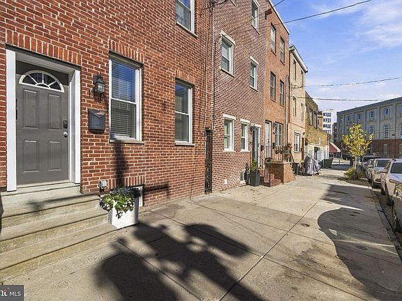 4th image of 1719 Wylie St