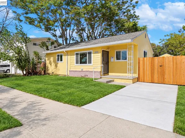 2056 Elm St, Livermore, CA 94551