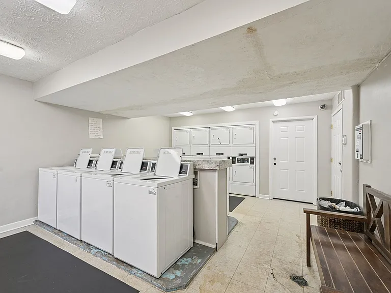 Park Place Apartments — Photo 42